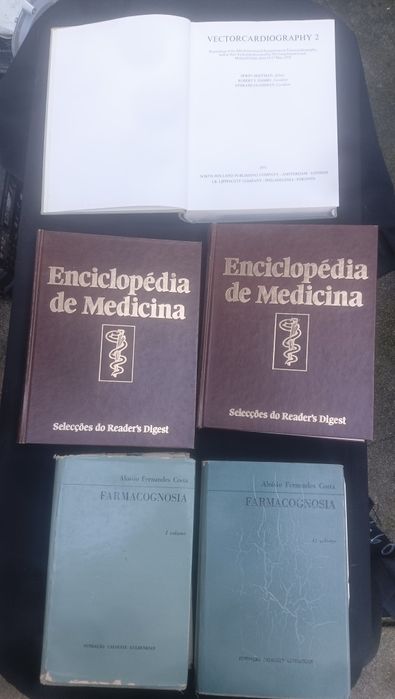 Livros antigos sobre medicina