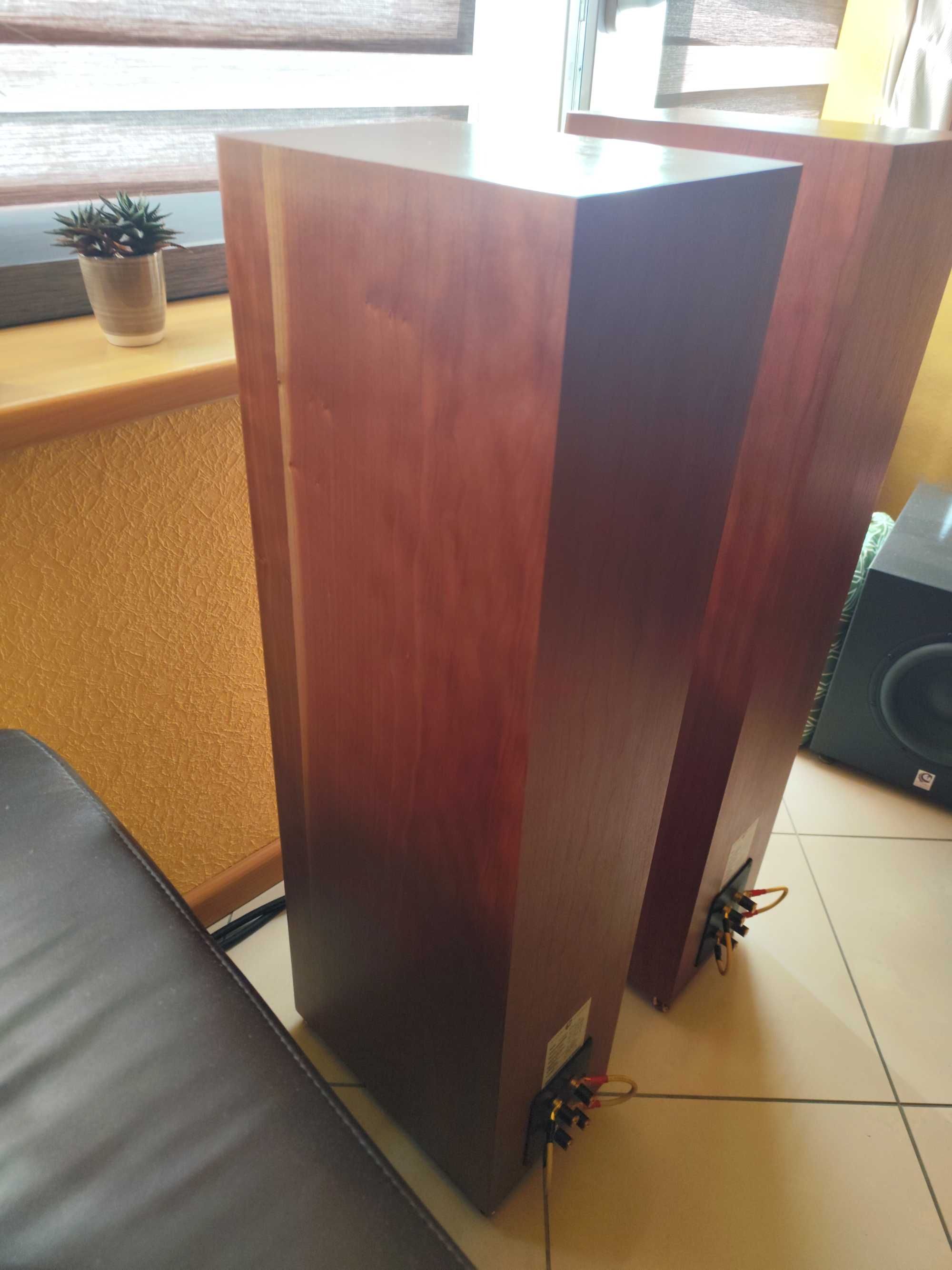 Kolumny Minas Anor IV Studio 16 Hertz