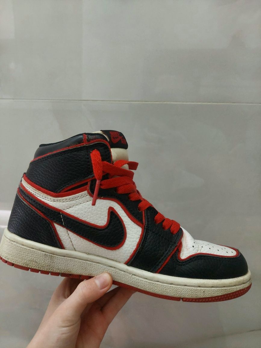 Nike Air Jordan 1