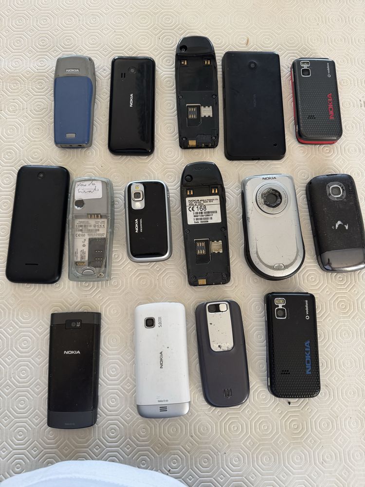 Lote 14 Nokias p/ colecionadores ou p/ peças