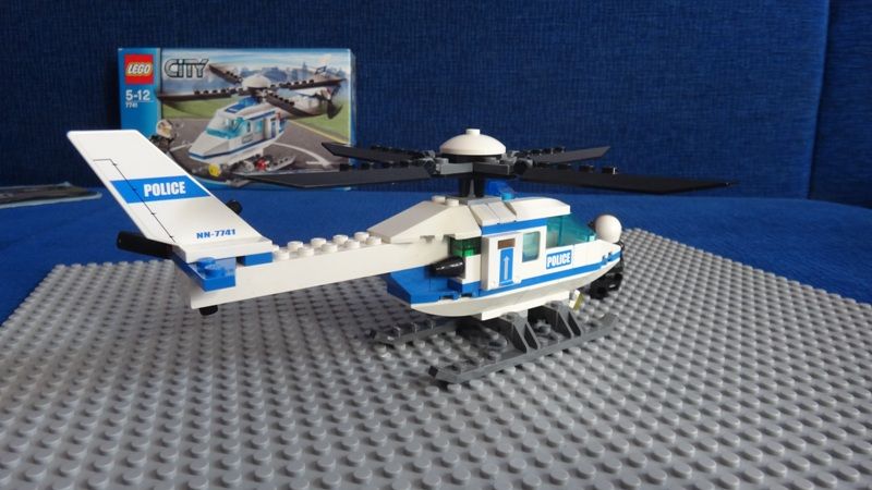 Lego City Helikopter policyjny POLICE HELIKOPTER 7741