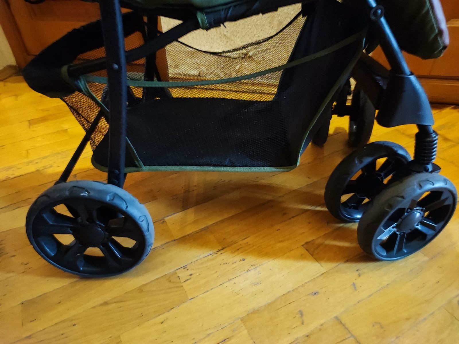 Детская коляска Emma почти новая -продажи только по Киеву-самовывоз