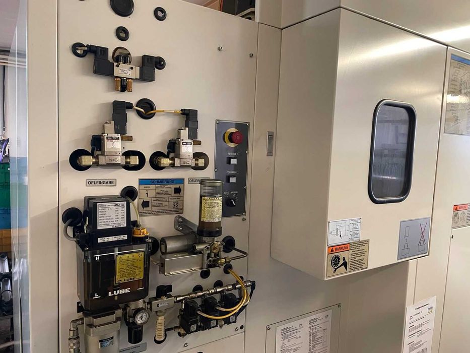 Фрезерний ЧПУ обробний центр MAZAK VCN 410A, в наявності.