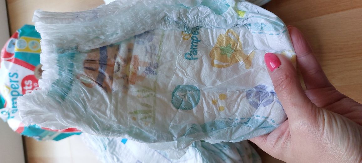 Nowe pieluchy Pampers Pants 30 szt. Roz. 4