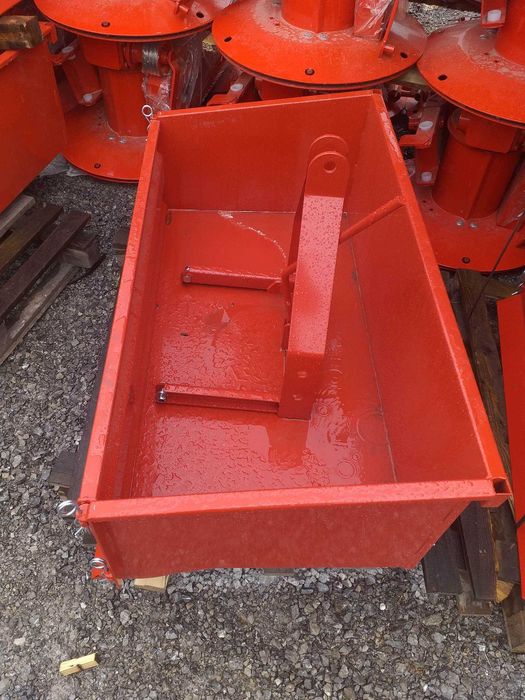 Elementy skrzyni transportowej na tuz