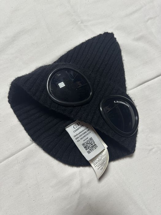 Шапка C.P. Company