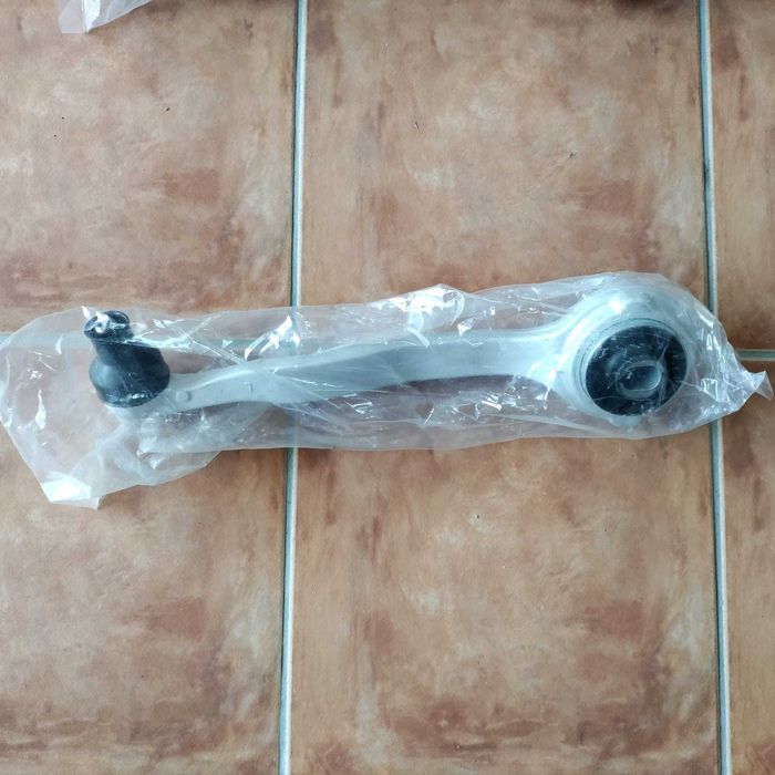 Jogo de braços de suspensão(esq) Mercedes W 203 C 220 cdi 2006