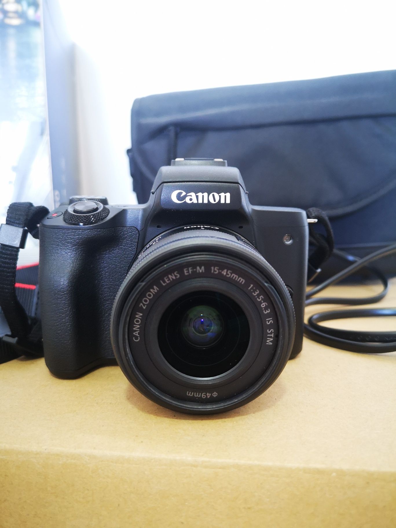 Canon EOS M50 com tripé