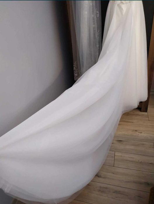 Suknia ślubna Daniela Di Marino z trenem