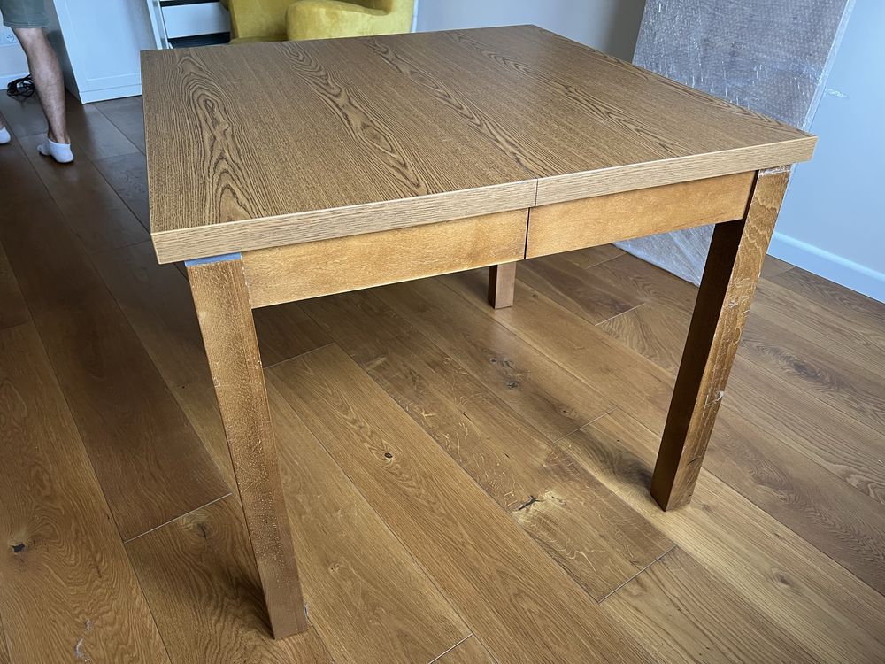 Stół rozkladany 90x90, rozkladany do 1.60 i 1.80