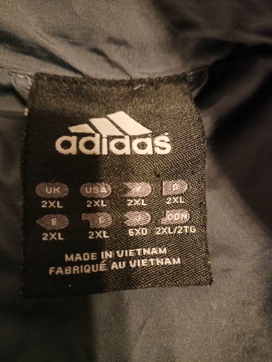 Kurtka firmy Adidas.