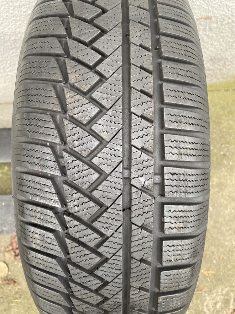 Opona 215/60r17 Continental Winter Contact TS 850P