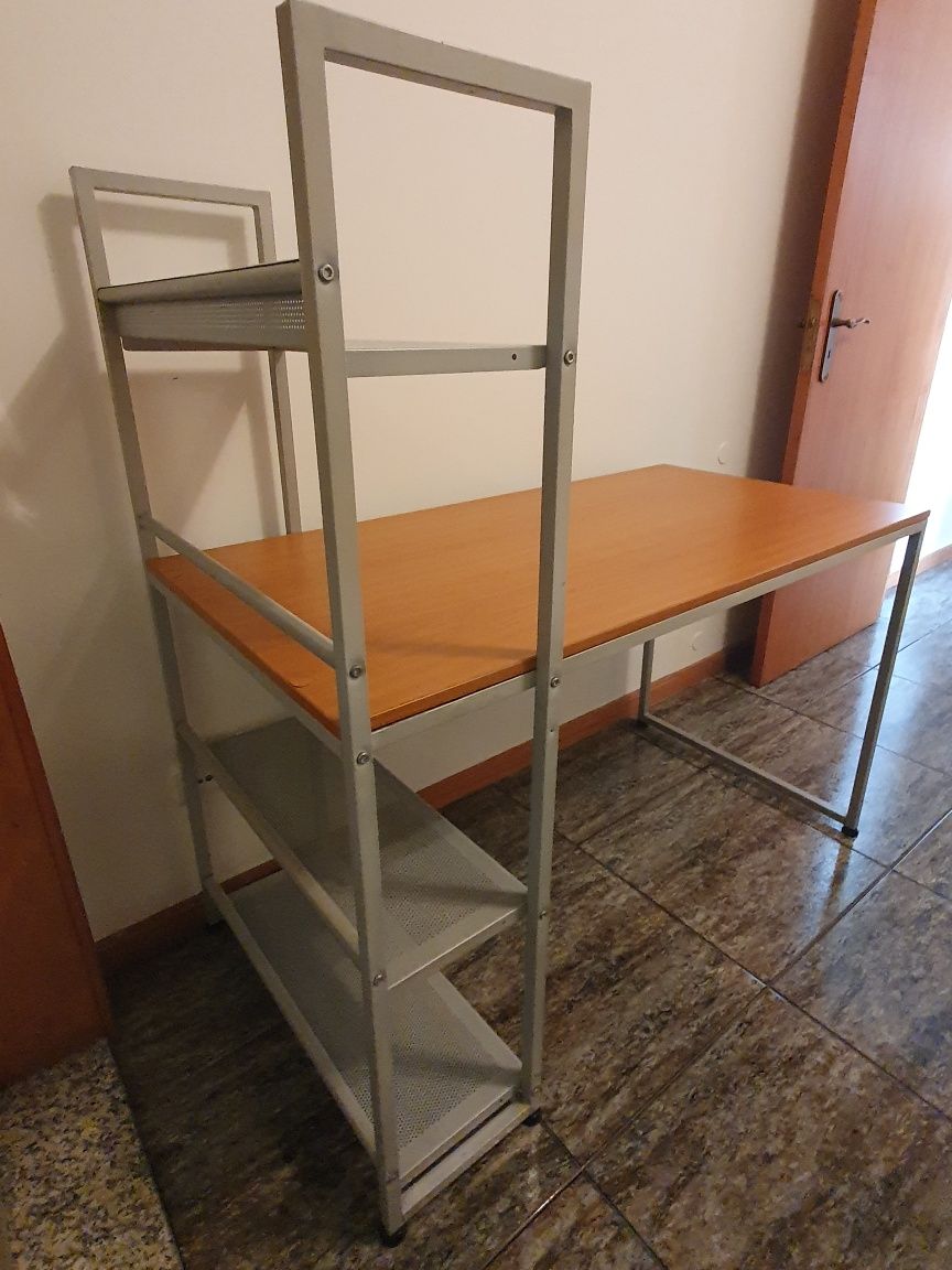 Secretaria de metal e madeira c/defeito