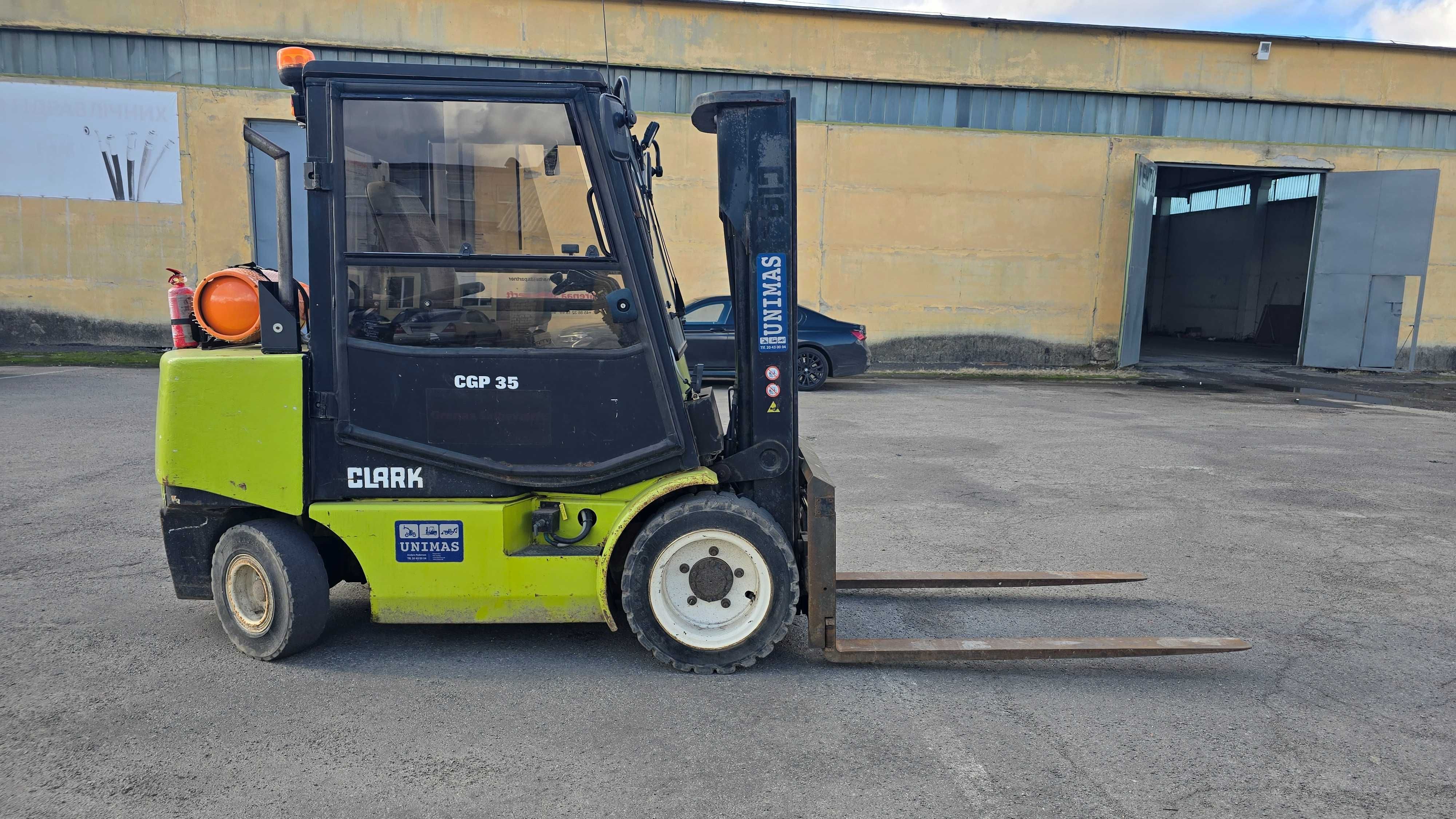 Навантажувач вилковий Clark cgp35