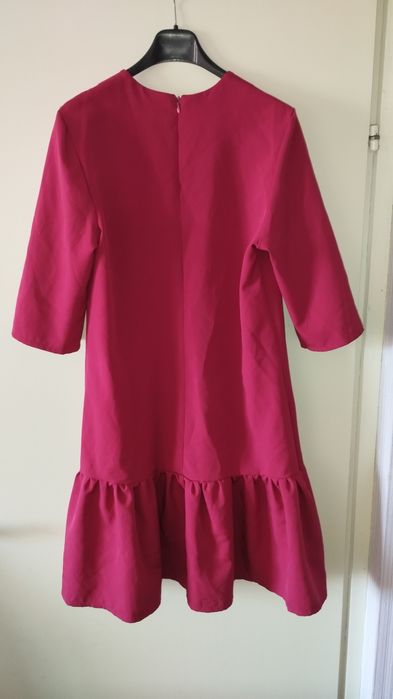Стильна червоно-бардова сукня з воланом, розмір L