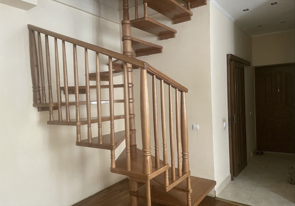 Напівособняк із загальним двориком