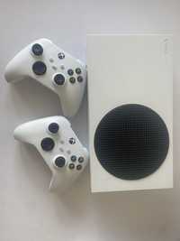 Xbox series s + dwa pady stan idealny