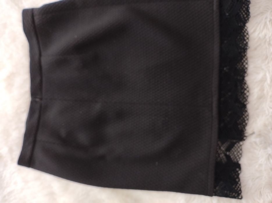 Czarna mini spódniczka