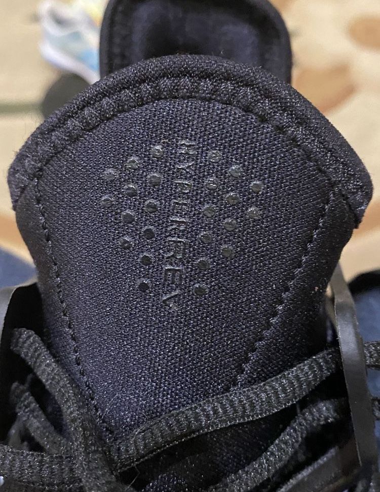 Кросівки Nike HyperRev