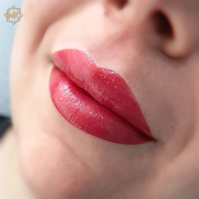 Makijaż permanentny brwi, makijaż permanentny ust, brwi ombre, usta