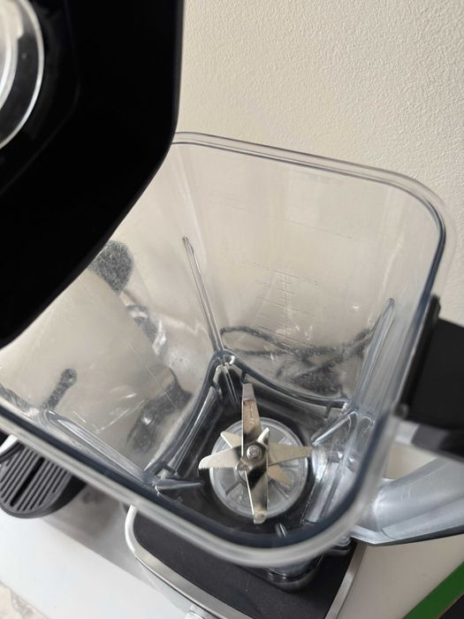 Liquidificadora H.KOENIG | 8 funções | 2000 W - 2 L | Preto