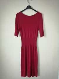 Elegancka czerwona sukienka delikatna dzianina rozmiar S