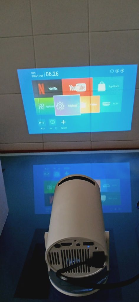 Novo Smart Projetor ultra 4k tem wifi e bluetooth e comando youtube  c
