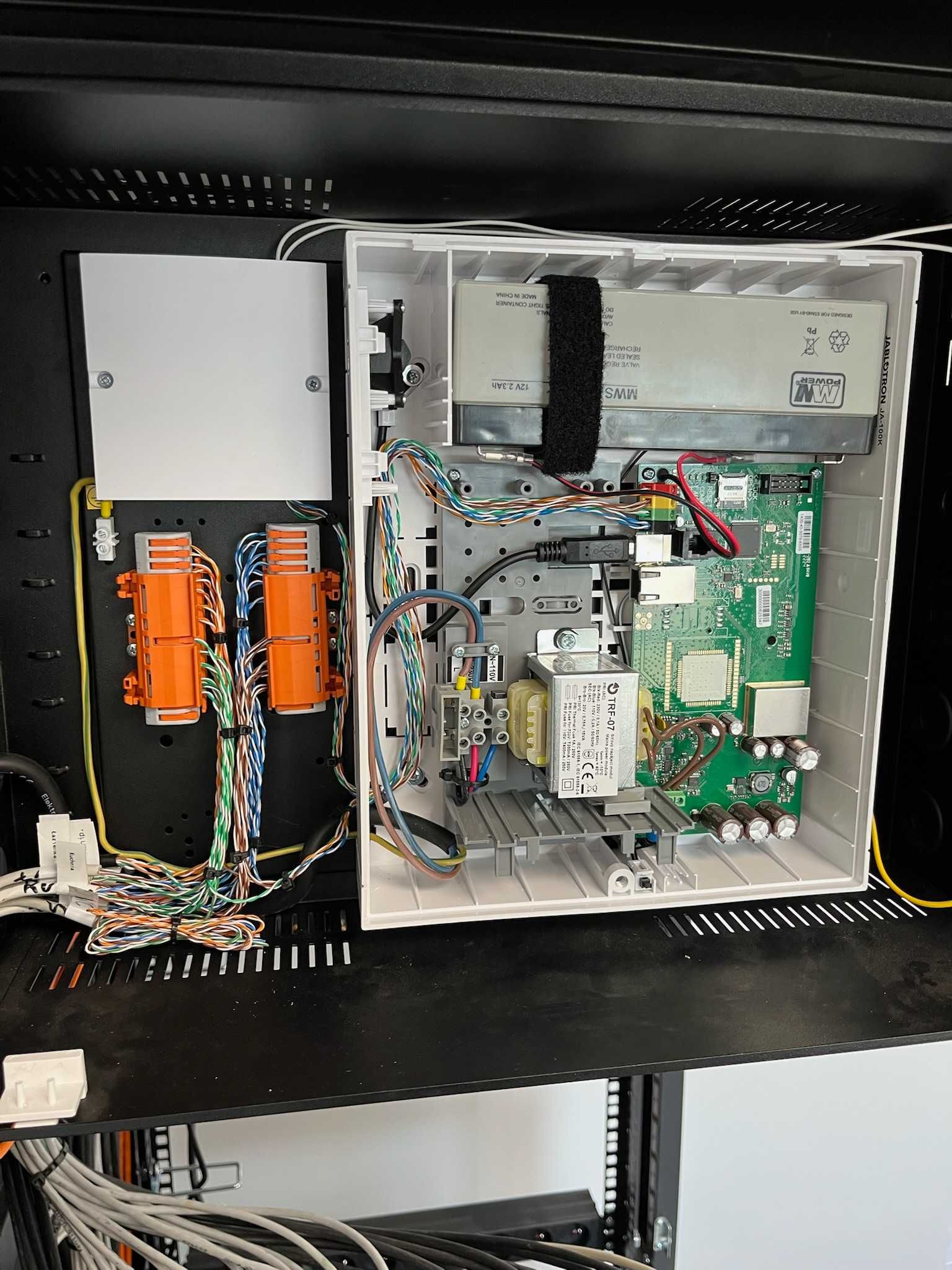 Instalacje dla twojego domu.(Elektryka, monitoring, alarm i audio)