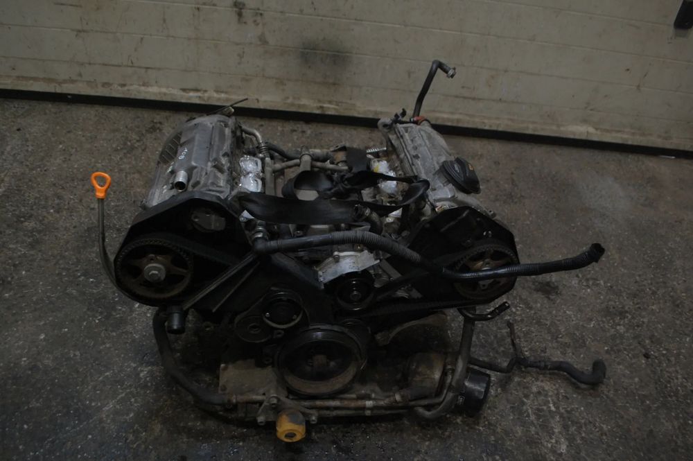 SILNIK GOŁY SŁUPEK 2.4 V6 BDV AUDI A4 B6 CABRIO A4 B7