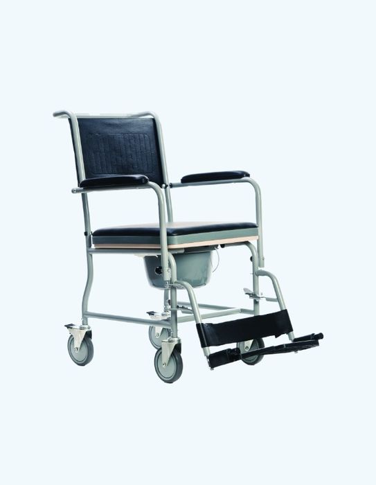 Крісло-каталка з санітарним оснащенням.