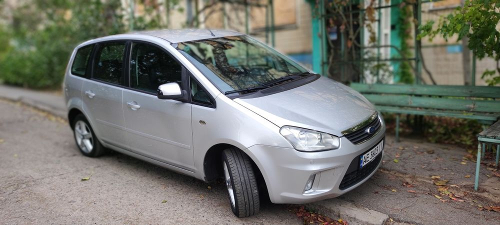 Продам FORD C-MAX 2010 года 1.8 дизель