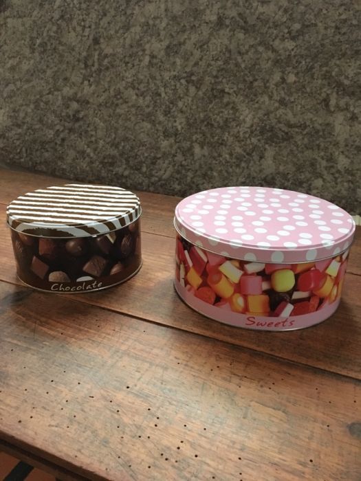 Conjunto de 2 latas vintage