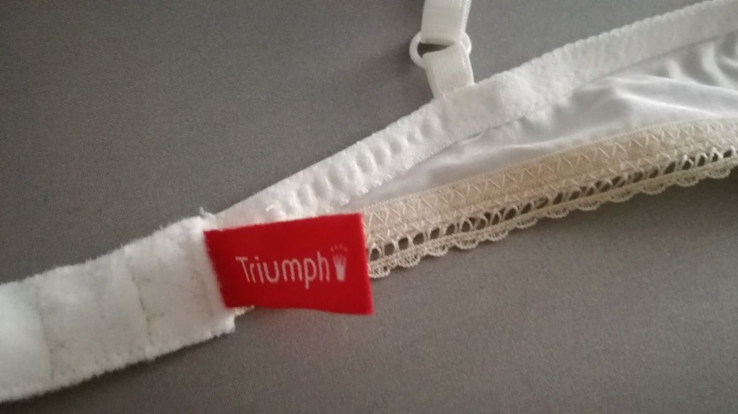 Triumph biustonosz miękki z fiszbiną rozm.75 B