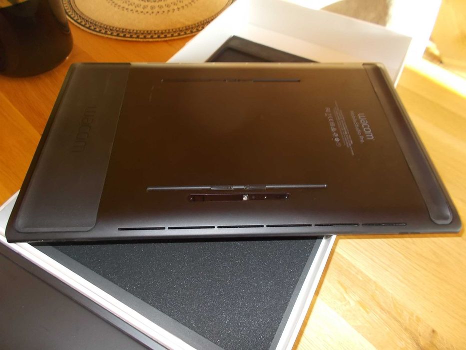 Wacom MobileStudio 16 4K ,DTH-W1620H i7-6567U 16GB 512 Dysk