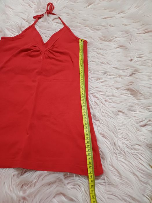 Czerwony dopasowany top wiązany na szyi 40