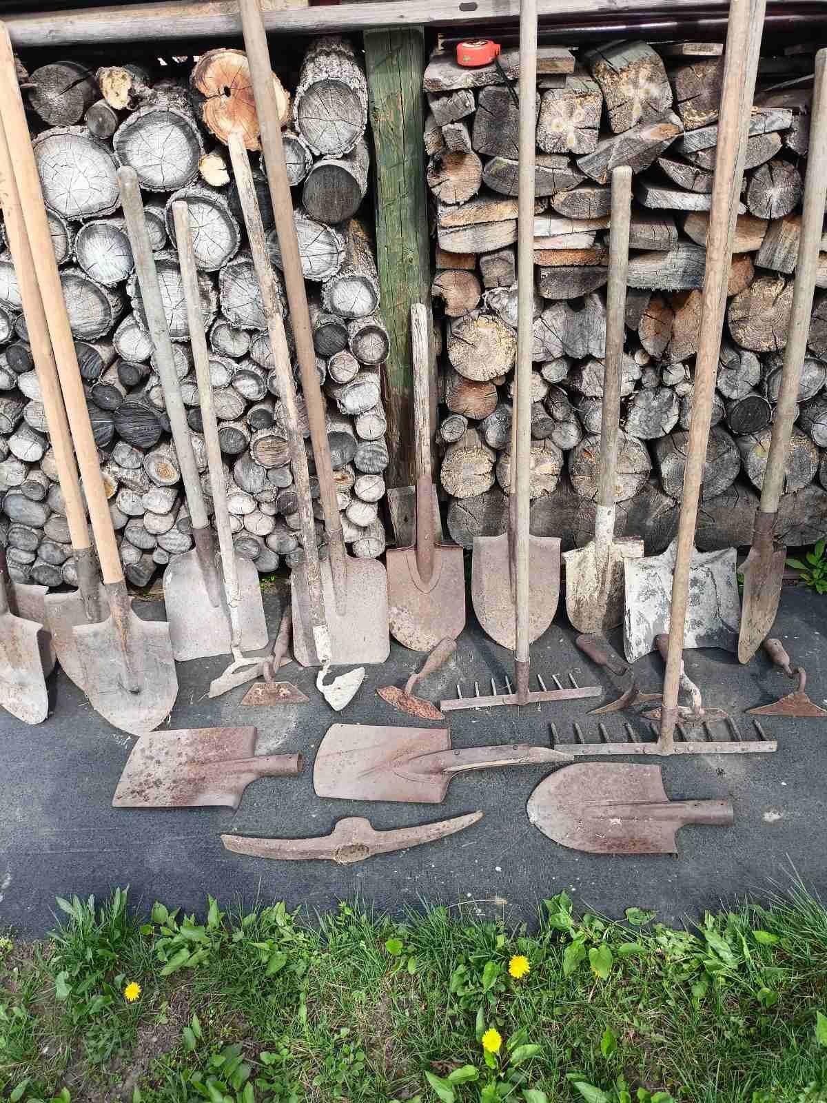 Садовый инвентарь  лопаты, грабли, сапы