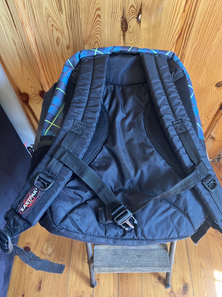 Sprzedam plecak, firmy EASTPAK (USA)  kolor czarny.