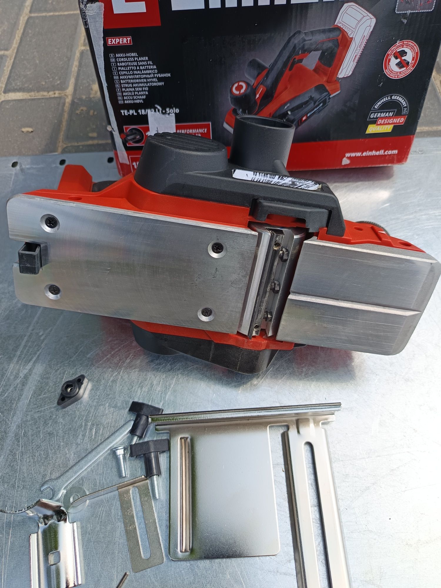 Akumulatorowy strug Einhell TE-PL 18/82 Li SOLO