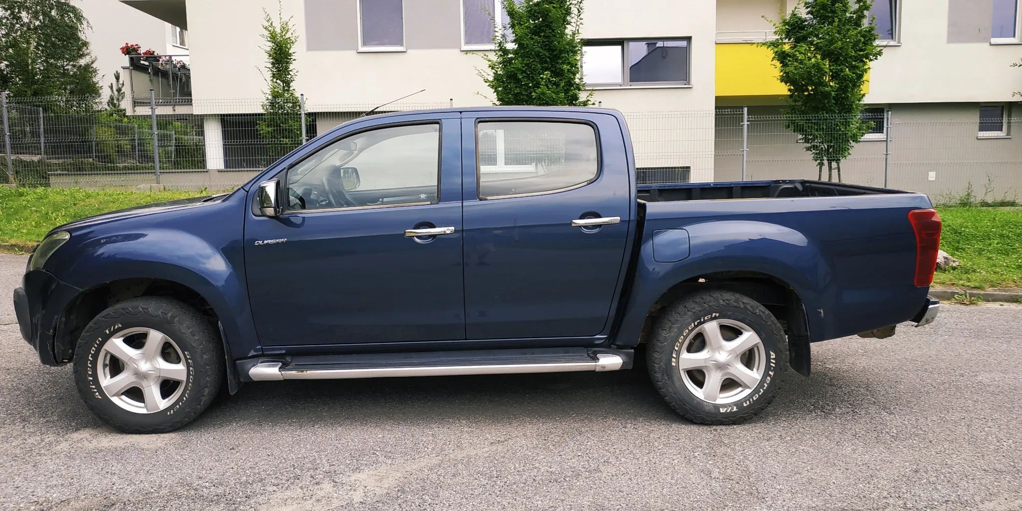 Isuzu D-Max AUTOMAT  blokada mostu klima/kamera/czujniki/grzane fotel/hak 3.5t