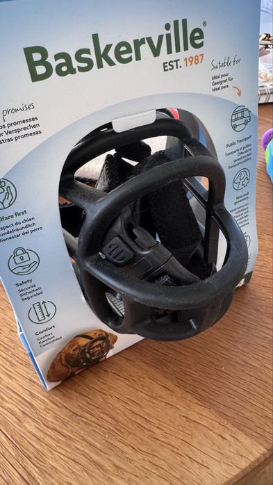 Kaganiec Baskerville rozmiar 4, nowy