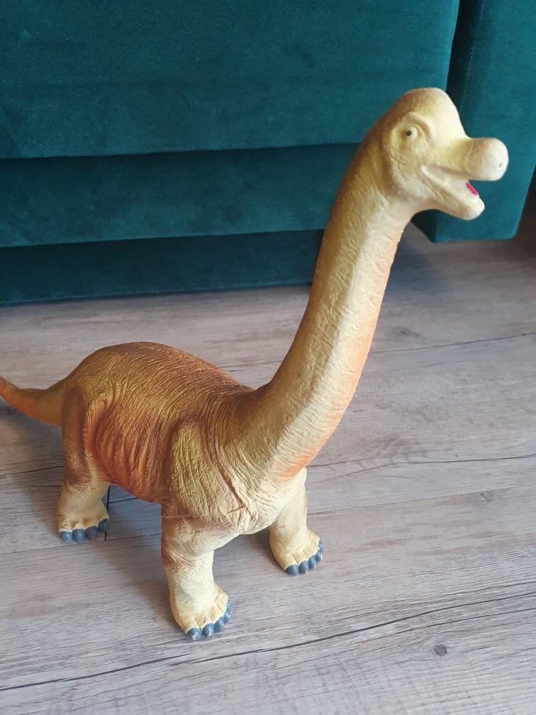 Książka Encyklopedia Dinozaurów + duży gumowy dinozaur figurka