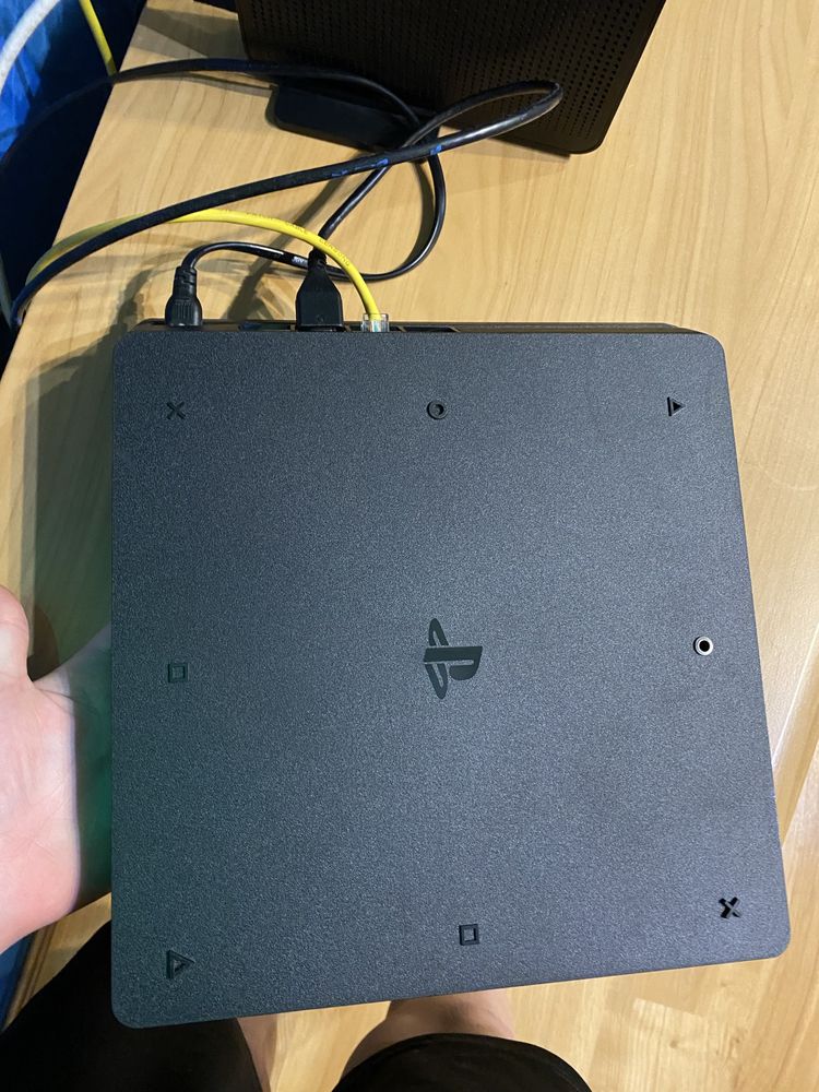 PlayStation 4 1 Tb 1 pad