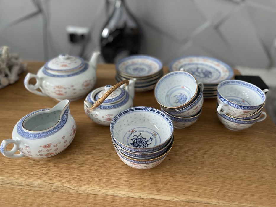 Piękny oryginalny komplet porcelany