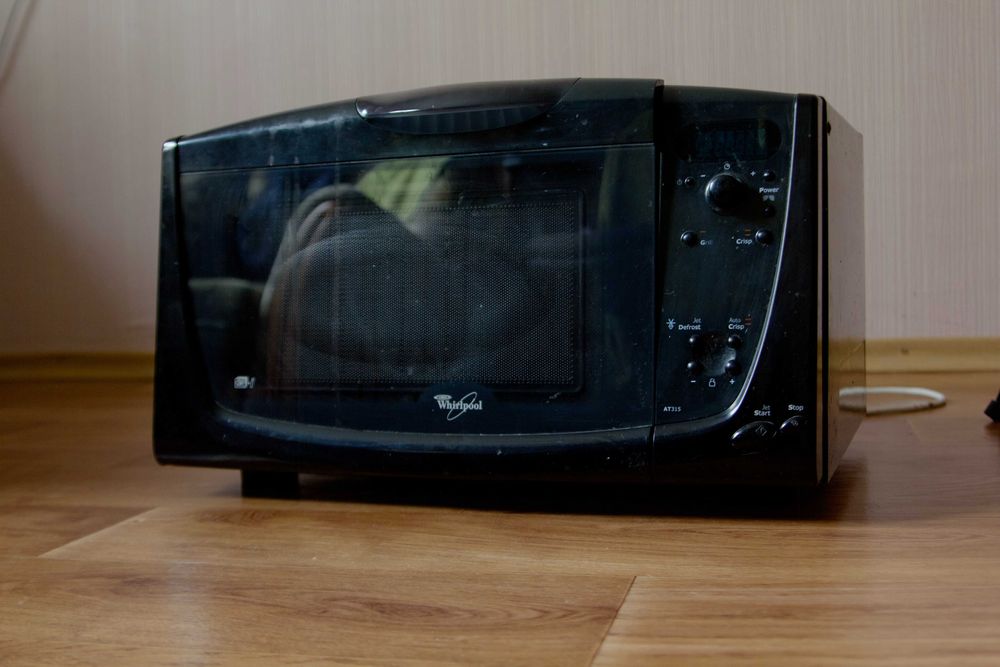 Мікрохвильова піч Whirlpool AT 315 BL