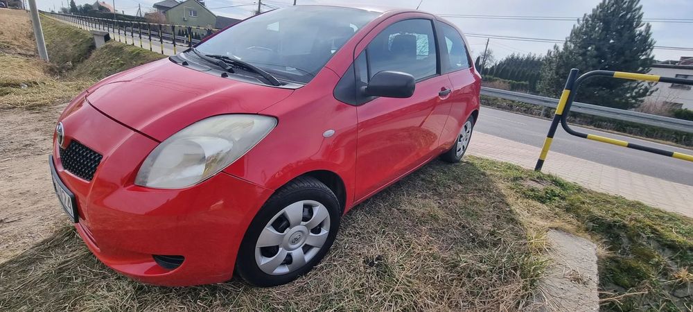 Toyota Yaris Nowy akumulator, klimatyzacja manulna, dodatkowy komplet kół