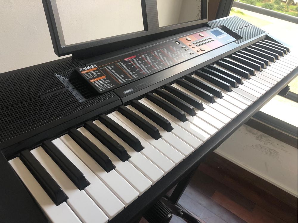 Teclado Yamaha PSRF51