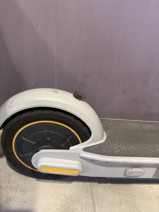 Електросамокат Ninebot KickScooter Max