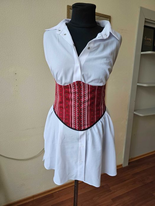 Корсет-вишиванка