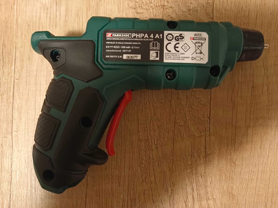 Bezprzewodowy akumulatorowy pistolet do klejenia na gorąco Parkside