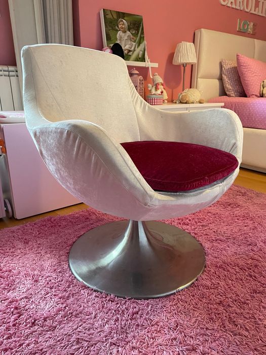 Cadeirão Branco Rosa